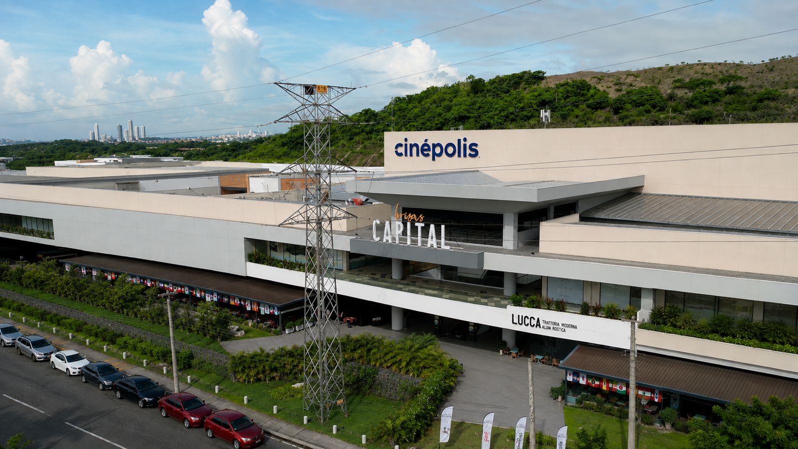 Entorno comercial contemporáneo al aire libre
